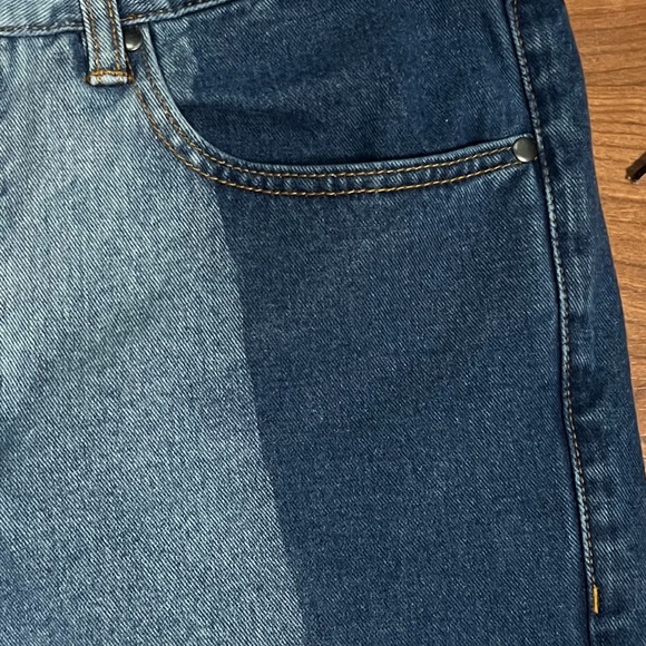 LABORATORY BY Lord and Taylor  two toned  MENS jeans - Picture 10 of 16